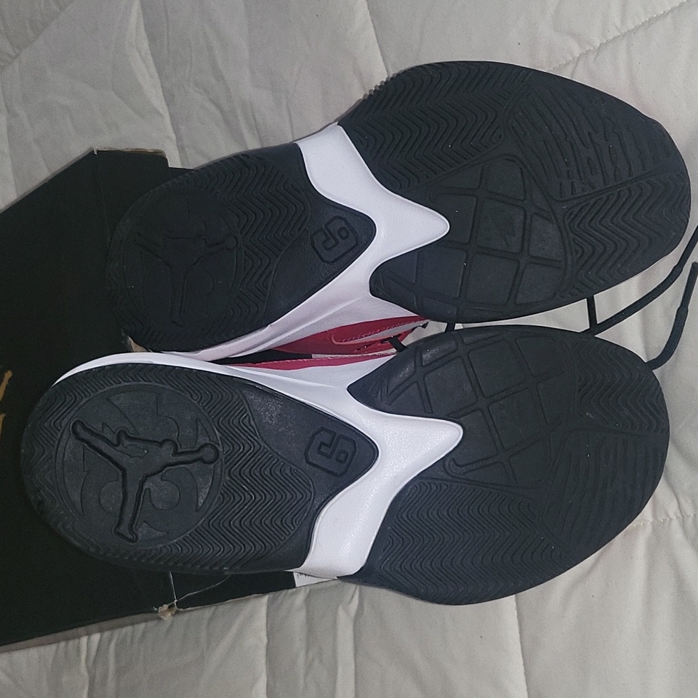 Jordan Max - Picture 4 of 6